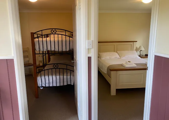Manyat Peak Cottages Boobook